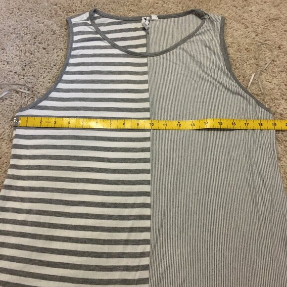 Cable & Gauge Grey and White Long Striped Eclectic A-line Tank Top - Picture 10 of 13